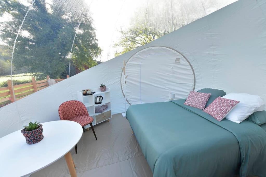 Hotel Bulle Hirondelle Quarré-les-Tombes Exterior foto